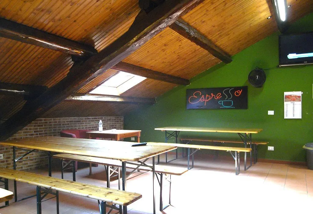 Hostel California-1